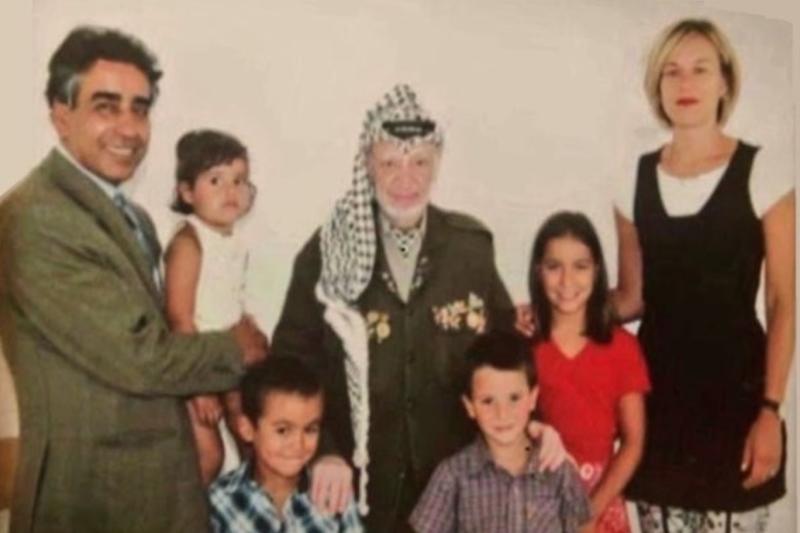 Hollanda sağcıları, Sigrid Kaag ve Filistinli eşinin Y. Arafat ile açık ilişkisini karalama yoluna gittiler. .jpg