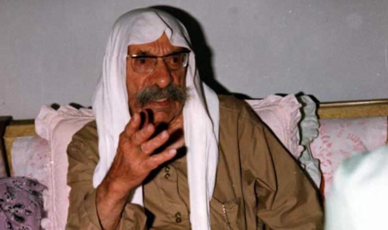 Sultan Paşa El Atraş, seksenli yaşının sonunda doğum yeri El Kureyya köyünde.jpg Sultan Paşa El Atraş, seksenli yaşının sonunda doğum yeri El Kureyya köyünde.jpg