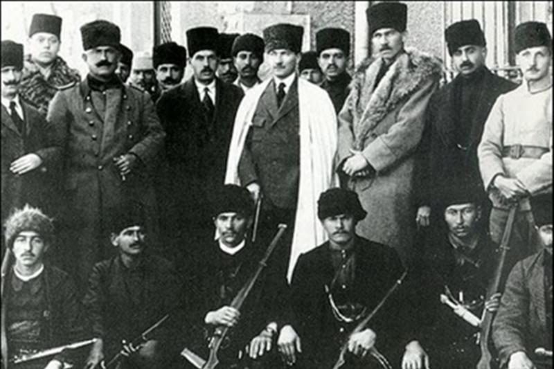 atatürk ve ethem bey.jpg