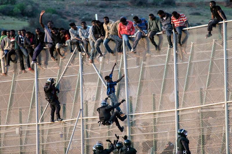 Mülteci ve kaçak göçmen akınına karşı Avrupa Duvarlar Birliği oluşturuldu. Fotoğraf-evrensel.net_.jpg