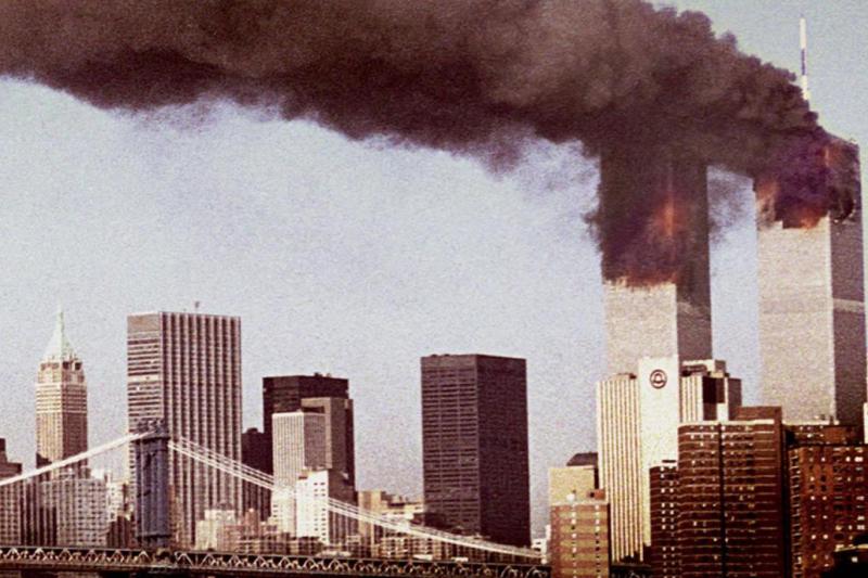 Tarihinde ilk kez 11 Eylül 2001'de bir dış kuvvet tarafından kendi evinde vurulan ABD halen bunun şokunu atlatabilmiş değil (onedio.com).jpg