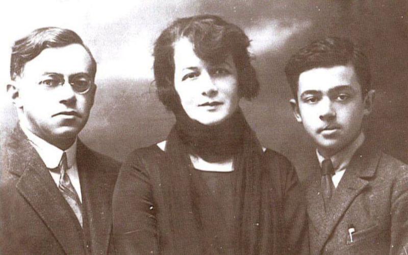 Siyon Katır Birliği'nin fikir babası radikal Siyonist Zeev Jabotinsky vi ailesi.jpg