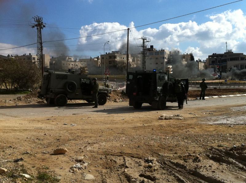 İsrail ordusuna ait araçlar, Batı Şeria şehirlerinde konuşlandırılıyor.jpg