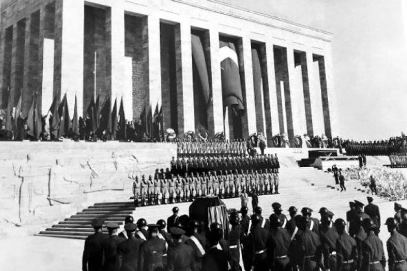 Anıtkabir'in açılışı.jpg