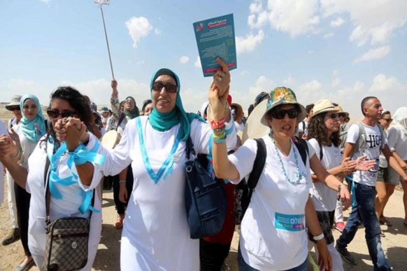 Batı Şeria'nın Eriha şehri yakınında toplanan İsrailli-Filistinli kadınlar, çözüm talep ettiler. Fotoğraf-İssam Rimawi.jpg