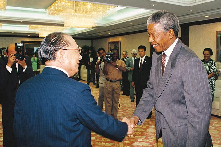 ıkeda-mandela.jpg ıkeda-mandela.jpg