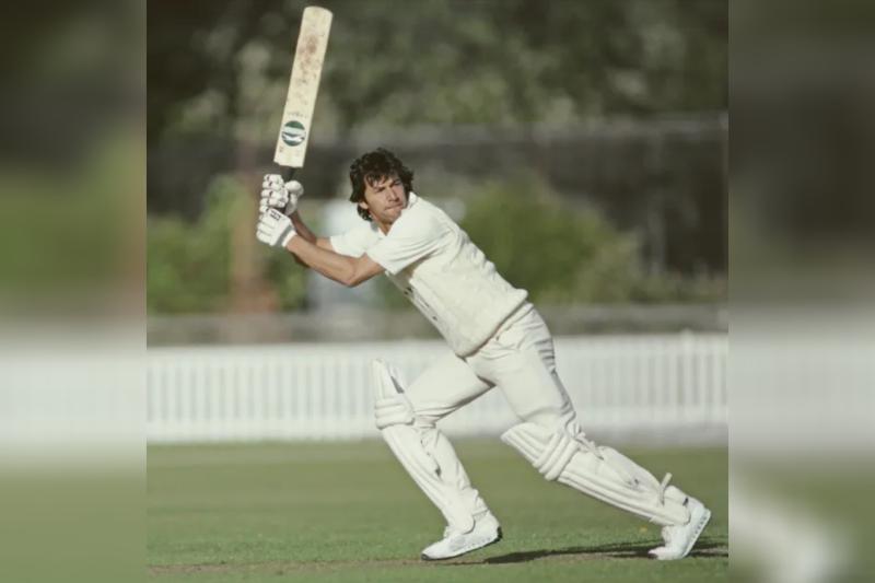 İmran Han Kriket oynarken-Worcesttershire, 1981.jpg