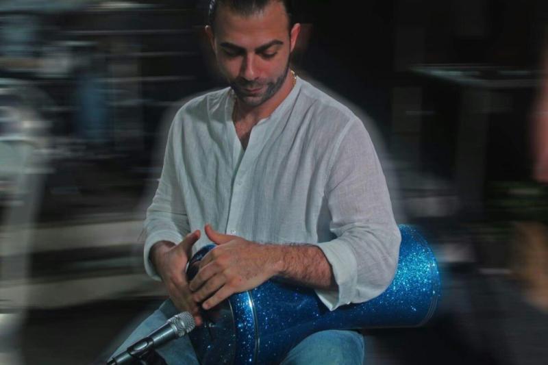 Lübnanlı perküsyoncu Elie Huri, müzisyenin ülkesinde, ister barışta ister savaşta olsun, çektiği acıları anlatıyor (Sosyal paylaşım siteleri).jpg