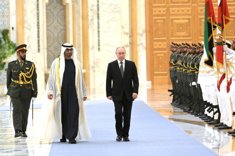 Rusya Devlet Başkanı Vladimir Putin, Birleşik Arap Emirlikleri (BAE) Devlet Başkanı Muhammed bin Zayid Al Nahyan ile görüştü aa.jpg
