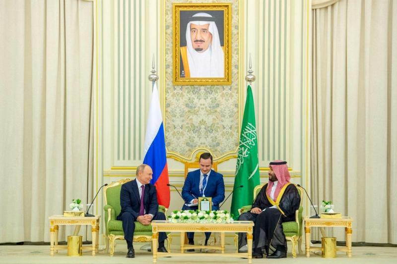 Suudi Arabistan Veliaht Prensi ve Başbakanı Muhammed bin Selman, başkent Riyad'da Rusya Devlet Başkanı Vladimir Putin ile bir araya geldi.jpg