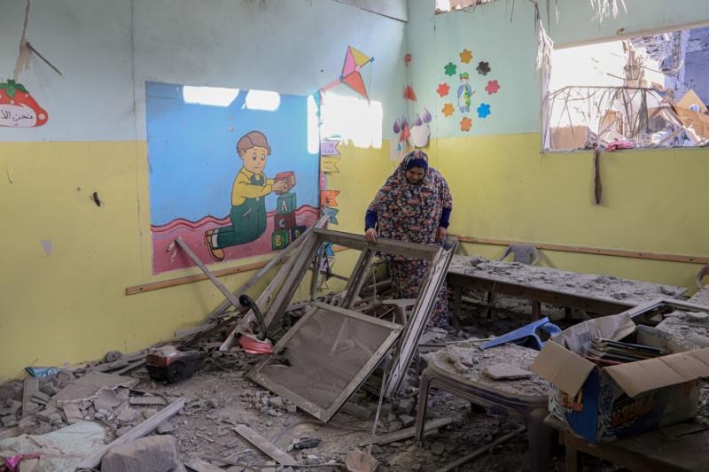 İsrail, Gazze Şeridi'ndeki 319 devlet okulunu yıktı.jpg