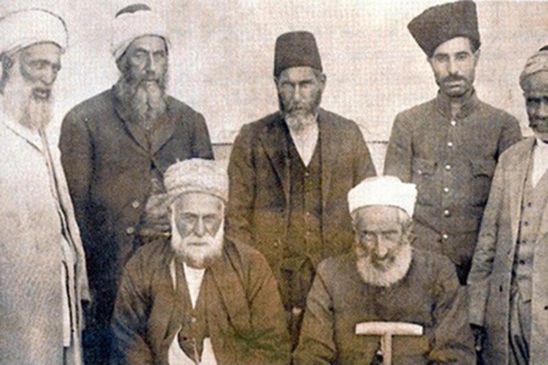 Şeyh Said ve kendisiyle birlikte idam edilen Hanili Salih Bey ve arkadaşları.jpg