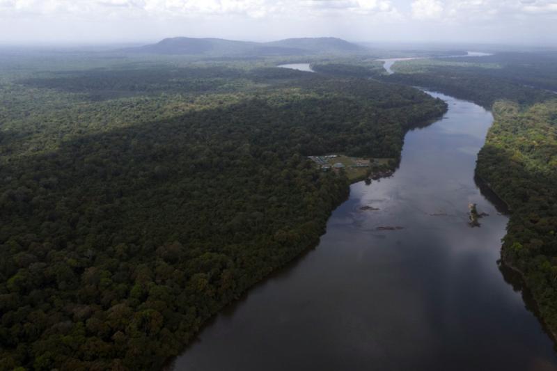 Venezuela Essequibo Nehri'nin batısında kalan topraklar üzerinde hak iddia ediyor - _ Fotoğraf_ Juan Pablo Arraez_AP.jpg