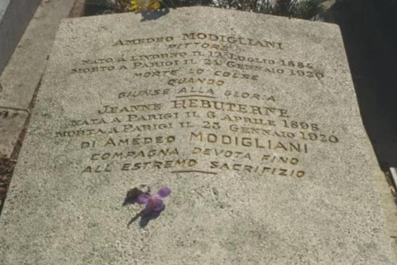 Amedeo Modigliani ve Jeanne Hébuterne çiftinin Père Lachaise Mezarlığı'ndaki mezar taşı 2.jpg