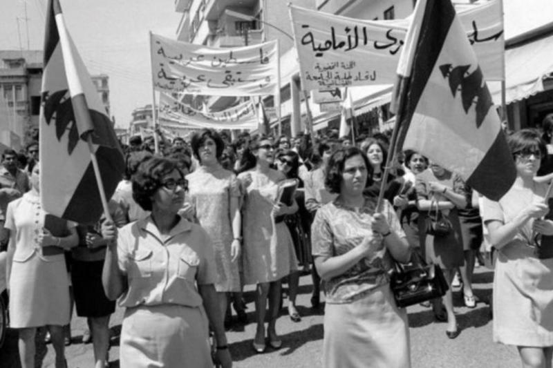 Beyrutlu öğrencilerin Filistin Devrimi'ne destek yürüyüşü, 1960'ların sonu, Kaynak- Filistin Arşivi.jpg