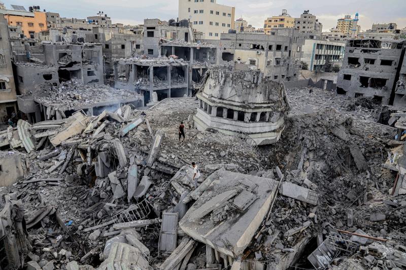 İsrail'in bombardımanı camilerin kutsallığını gözetmedi 