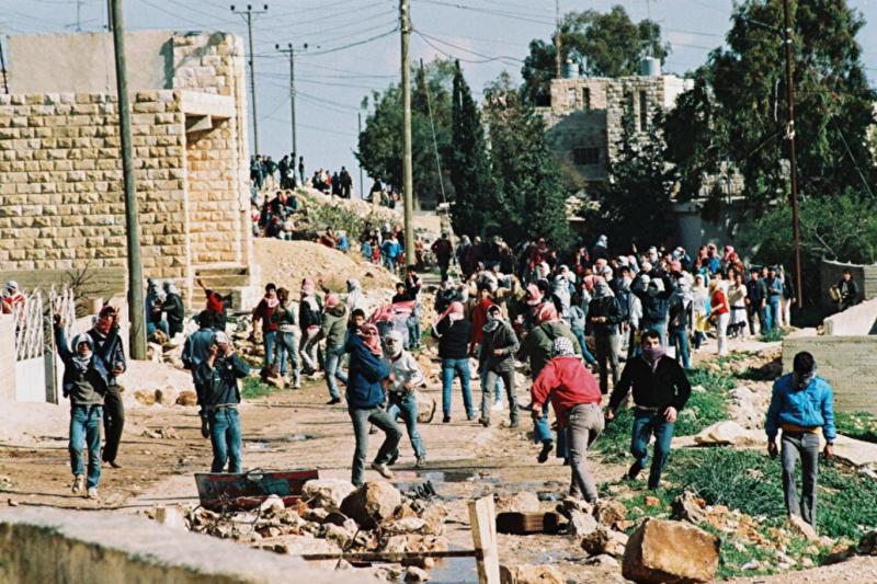 Birinci İntifada sırasında Hamas'ın kitlesel tabana sahip olması ABD ve İngiltere tarafından fark edildi. .jpg