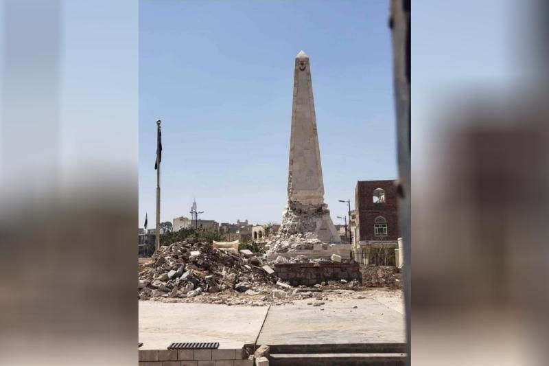Türk Anıtı Husiler tarafından yıkıldı (Sosyal Paylaşım Sitesi).jpg