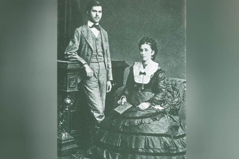 Sigmund Freud, annesi Amalia Freud ile birlikte, 1872.jpg