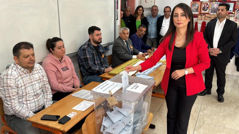 AA-20240331-34141608-34141603-DEM_PARTI_ES_GENEL_BASKANI_ORUC_OYUNU_ADANADA_KULLANDI.jpg