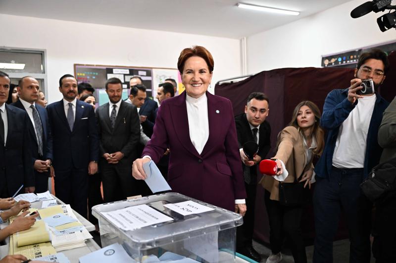 AA-20240331-34141946-34141932-IYI_PARTI_GENEL_BASKANI_MERAL_AKSENER_OYUNU_KULLANDI.jpg