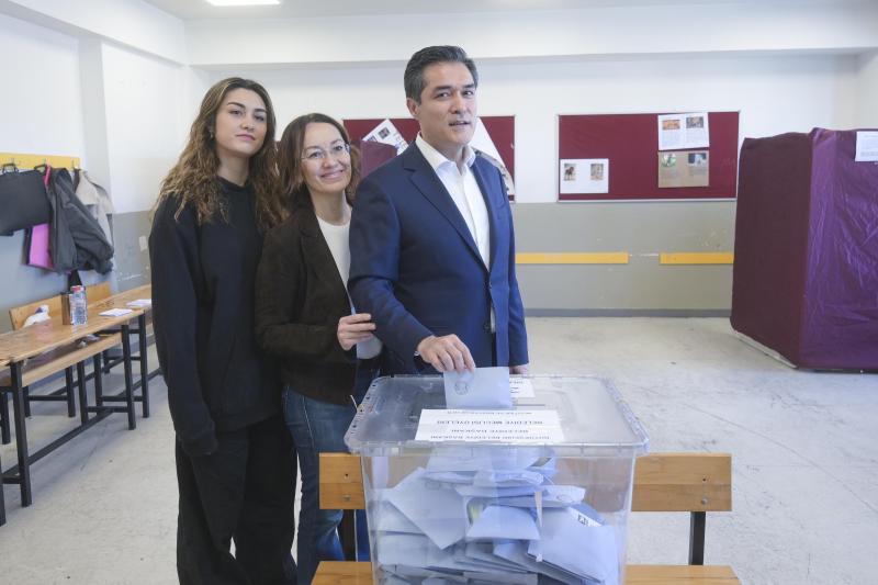 AA-20240331-34142931-34142926-IBB_BASKAN_ADAYI_KAVUNCU_OYUNU_EYUPSULTANDA_KULLANDI.jpg