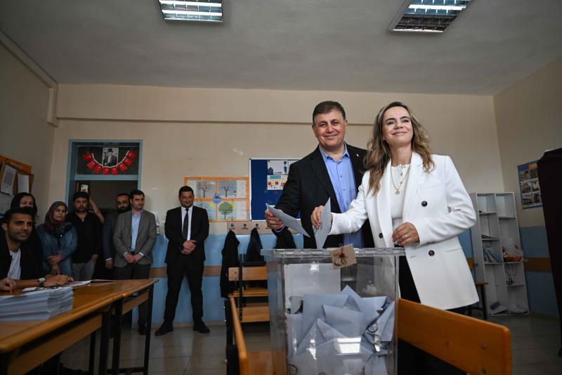 AA-20240331-34144548-34144542-CHP_IZMIR_BUYUKSEHIR_BELEDIYE_BASKAN_ADAYI_CEMIL_TUGAY_OYUNU_KULLANDI.jpg