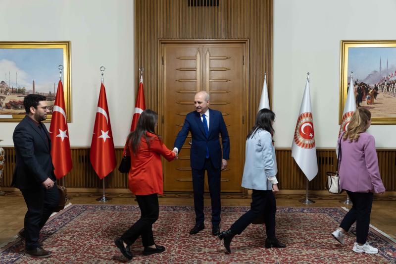 AA-20240405-34187492-34187488-TBMM_BASKANI_KURTULMUS_MECLIS_PERSONELIYLE_BAYRAMLASTI.jpg