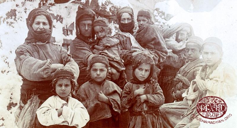 Muş göçmenleri, büyük ihtimalle tehcir sonrasına ait bir fotoğraf-web.jpg