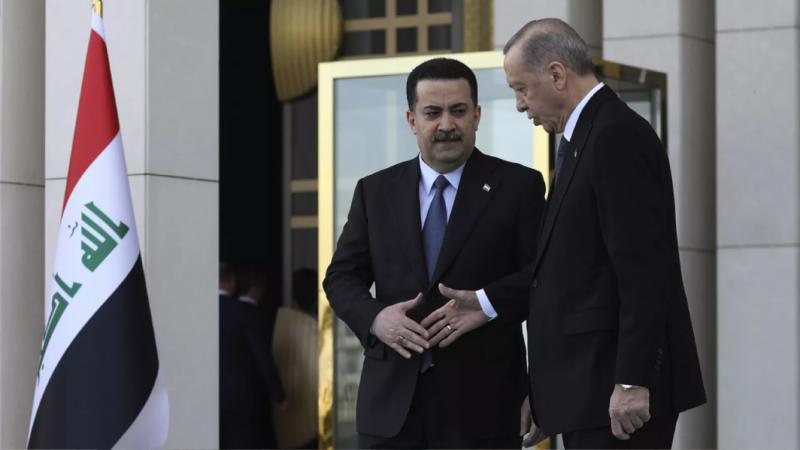 Cumhurbaşkanı Erdoğan ve Irak Başbakanı El Sudani  Fotoğraf-Burhan Özbiliçci  AP.jpg