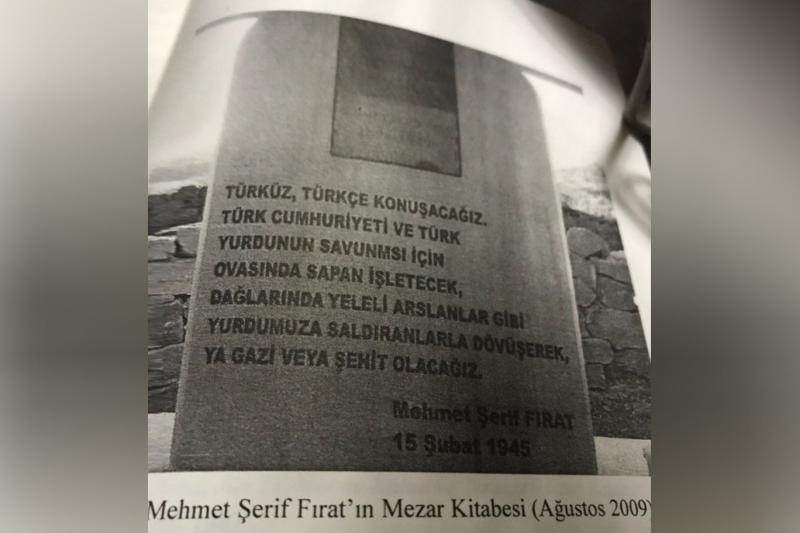 M. Şerif Fırat'ın mezar taşındaki inkarcı  kitabe.jpg