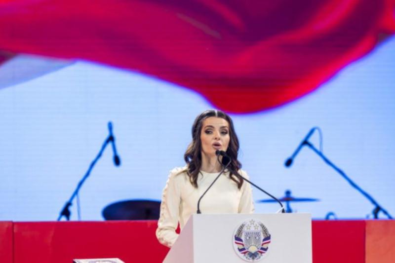 Gagauz Özerk Bölgesi'nin (ATUG) yeni seçilen başkanı Evghenia Gutul EPA_EFE.jpg