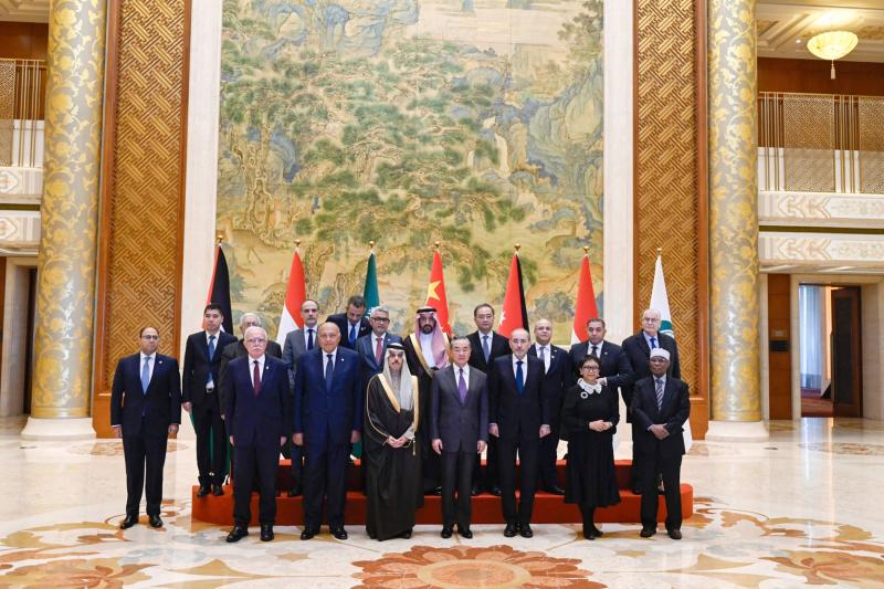 Nüfuslarının çoğunu Arapların ve Müslümanların oluşturduğu ülkelerin dışişleri bakanları Pekin'deki Diaoyutai Devlet Konukevinde bir araya geldi, 20 Kasım 2020 / Fotoğraf: AFP
