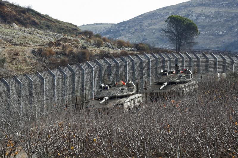 Suriye sınırındaki İsrail tankları / Foroğraf: AFP