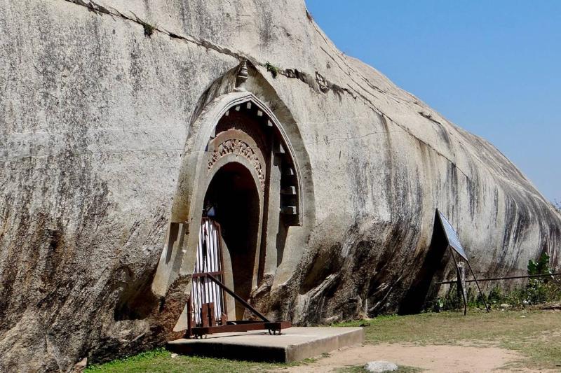 Barabar Tepeleri'ndeki (Bihar) Lomas Rishi Mağaraları / Fotoğraf: Wikimedia Commons