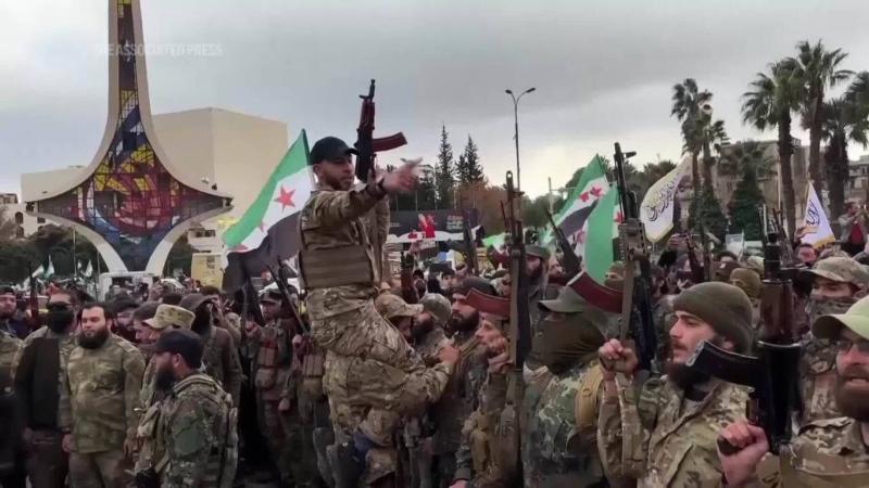 Cihatçılar ve bilhassa yabancı militanlar Colani'nin ılımlı politikasına itiraz ediyorlar