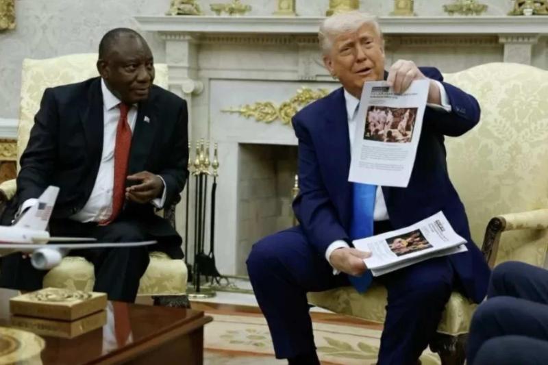 ABD Başkanı Donald Trump, Güney Afrika Cumhurbaşkanı Cyril Ramaphosa ile yaptığı görüşmede, Güney Afrika’yı beyazlara karşı soykırım yapmakla suçladı, 21 Mayıs 2025 / Fotoğraf: AFP