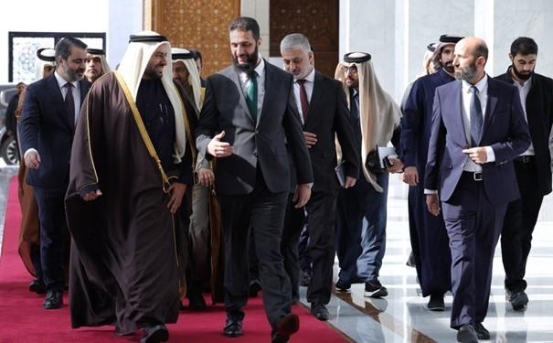Ahmed Şera, Katar ve Ürdün Dışişleri Bakanları ile. Şera Avraham Anlaşmasını imzalayabilir
