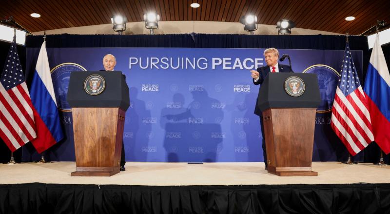 ABD Başkanı Donald Trump ve Rusya Devlet Başkanı Vladimir Putin, 15 Ağustos 2025 cuma akşamı Alaska'da düzenlenen zirvenin ardından ortak basın toplantısı düzenlediler / Fotoğraf: AFP