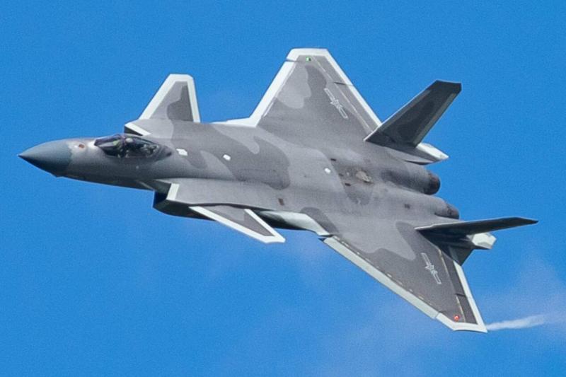2022 Changchun Hava Gösterisi'nde J-20 uçuşu / Fotoğraf: Wikipedia