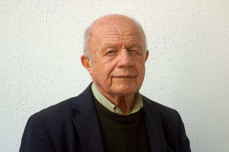 Türk sosyolog ve yazar İsmail Beşikçi