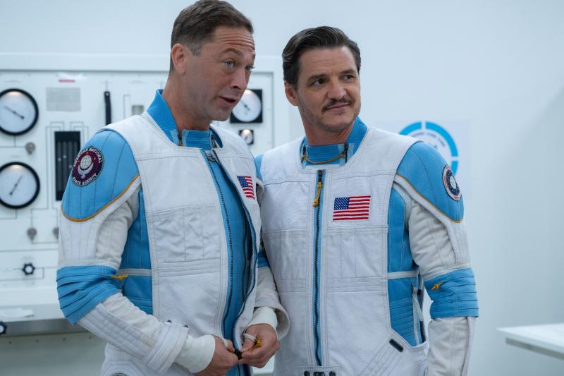 Pedro Pascal ve Ebon Moss-Bachrach