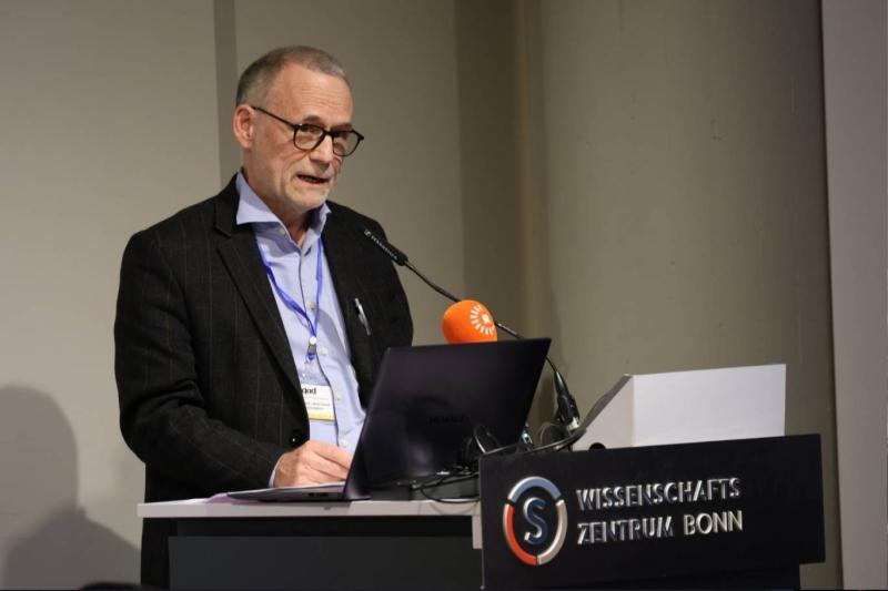 Konferansın kapanış konuşmasını yapan Mütevelli Heyeti Üyesi Prof. Dr. Hans Lukas Kieser