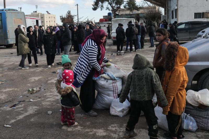 Şam kuvvetlerinin önünden kaçan siviller Qamişlo'ya sığındılar