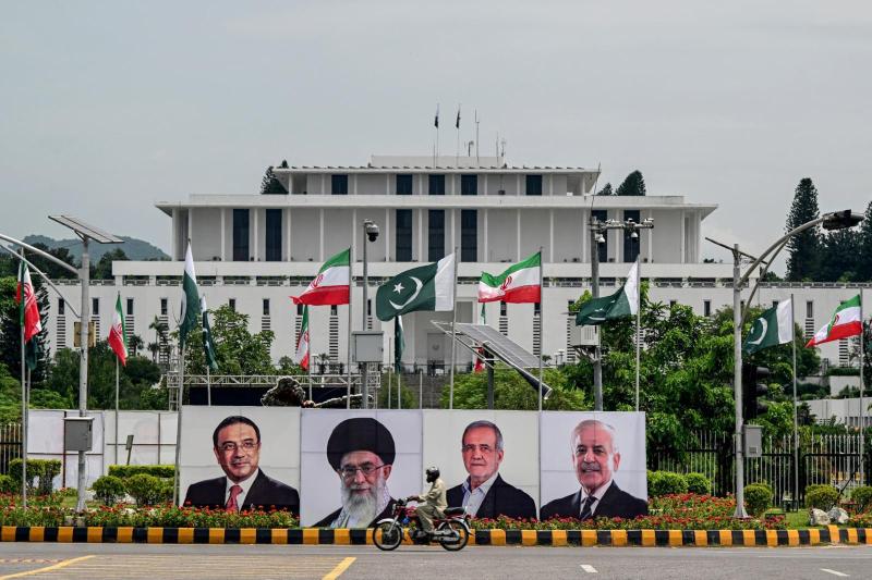Pakistan Başbakanı Şahbaz Şerif, Genelkurmay Başkanı Mareşal Seyyid Asım Münir ve ABD Başkanı Donald Trump, 26 Eylül 2025'te Beyaz Saray'da / Fotoğraf: AFP