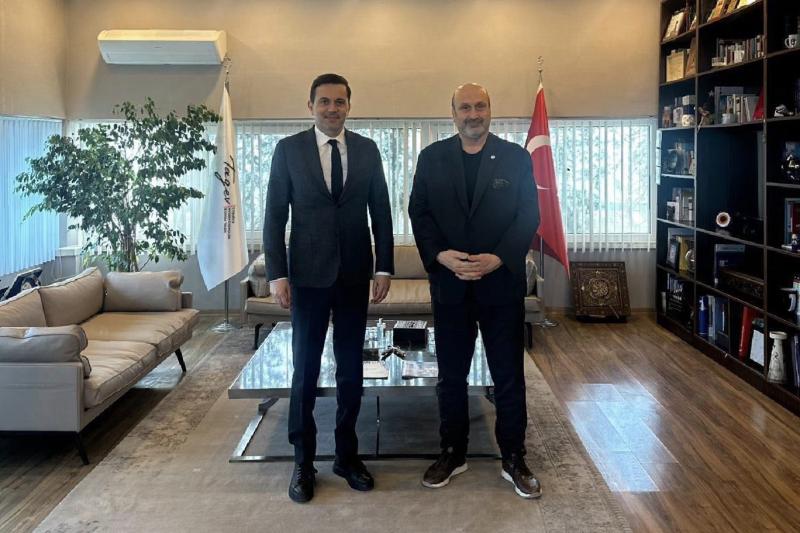 Dijital çağda ebeveynliği yeniden öğrenmek: TAGEV ve çalışmaları