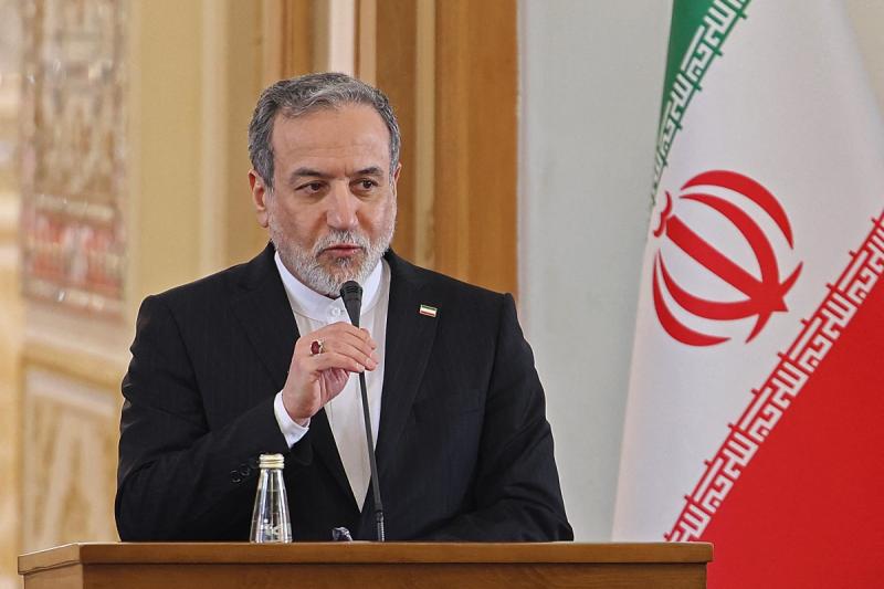 İran Dışişleri Bakanı Abbas Arakçi, Washington ile Tahran arasında tehditlerin tırmanmasına rağmen diplomasi kapısını açık tuttu / Fotoğraf: AFP