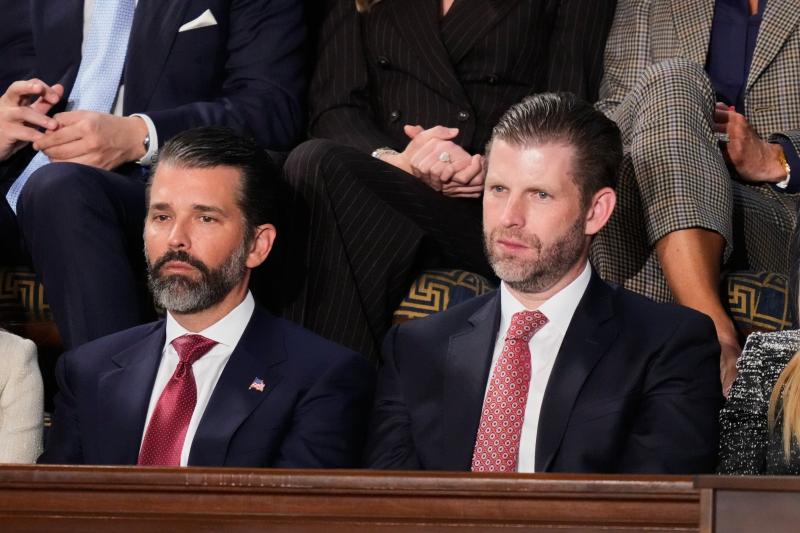 Donald Trump Jr. ve Eric Trump (AP)