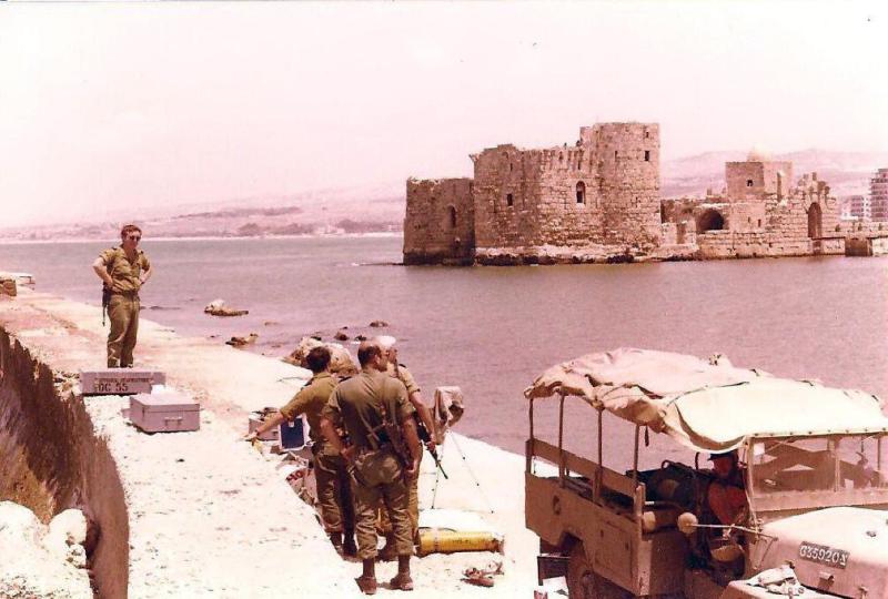 İsrail askerleri Lübnan’ın Sayda şehrinde, 1980’ler