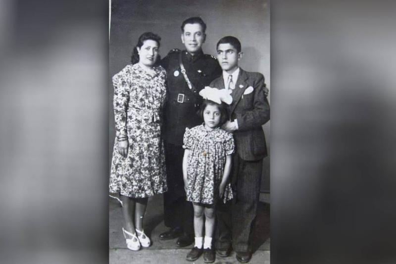 Ümit Yaşar Oğuzcan'ın ailesi; babası Lütfi Oğuzcan, annesi Güzide Hanım, kız kardeşi Biricik ve kendisi